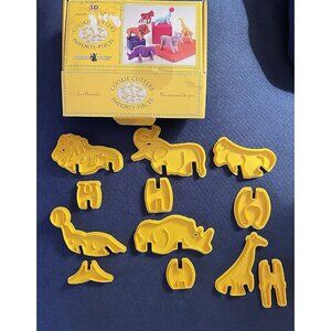 Nordic Ware 3-D COOKIE CUTTERS Stand Up Zoo Animals Made In USA New in Open Box